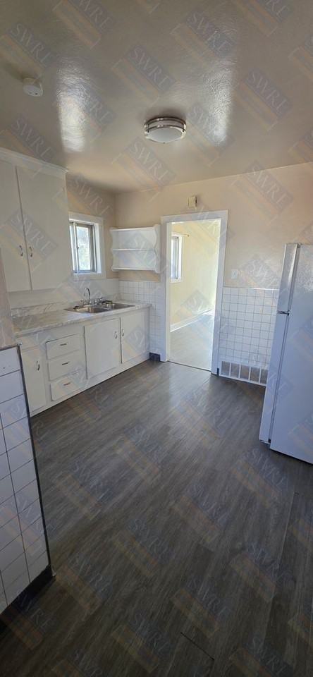 816 Walnut St - Photo 5 of 16
