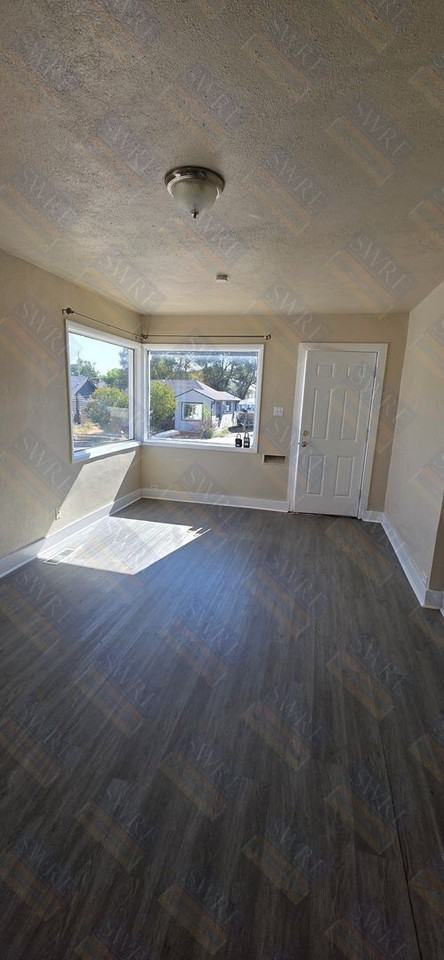 816 Walnut St - Photo 6 of 16