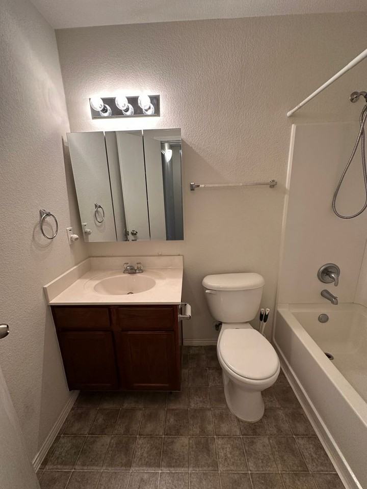 705 705 Morgan Drive* ELT 3/31/27 - Photo 7 of 13