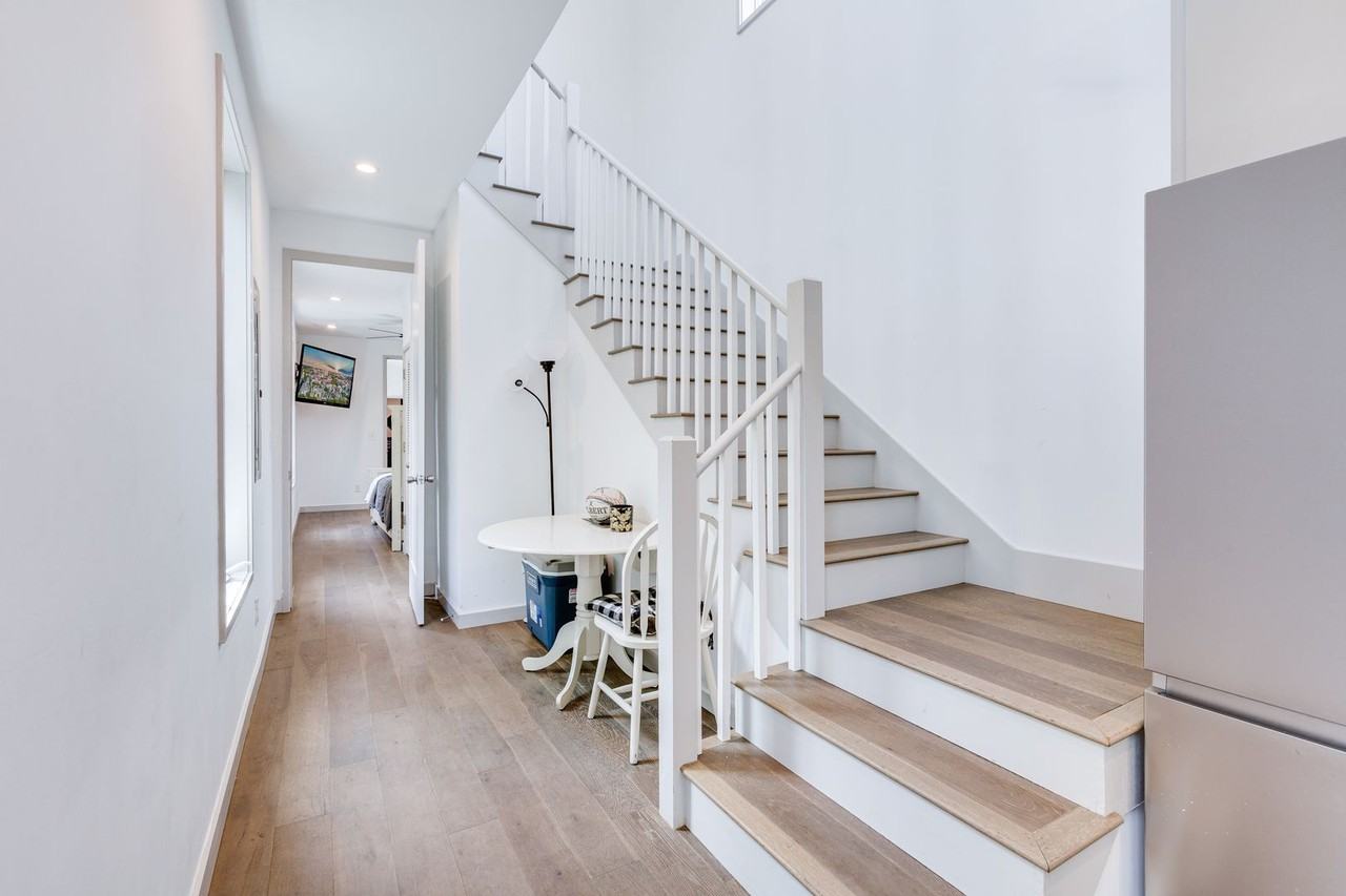 29 Hanover St - Photo 6 of 38