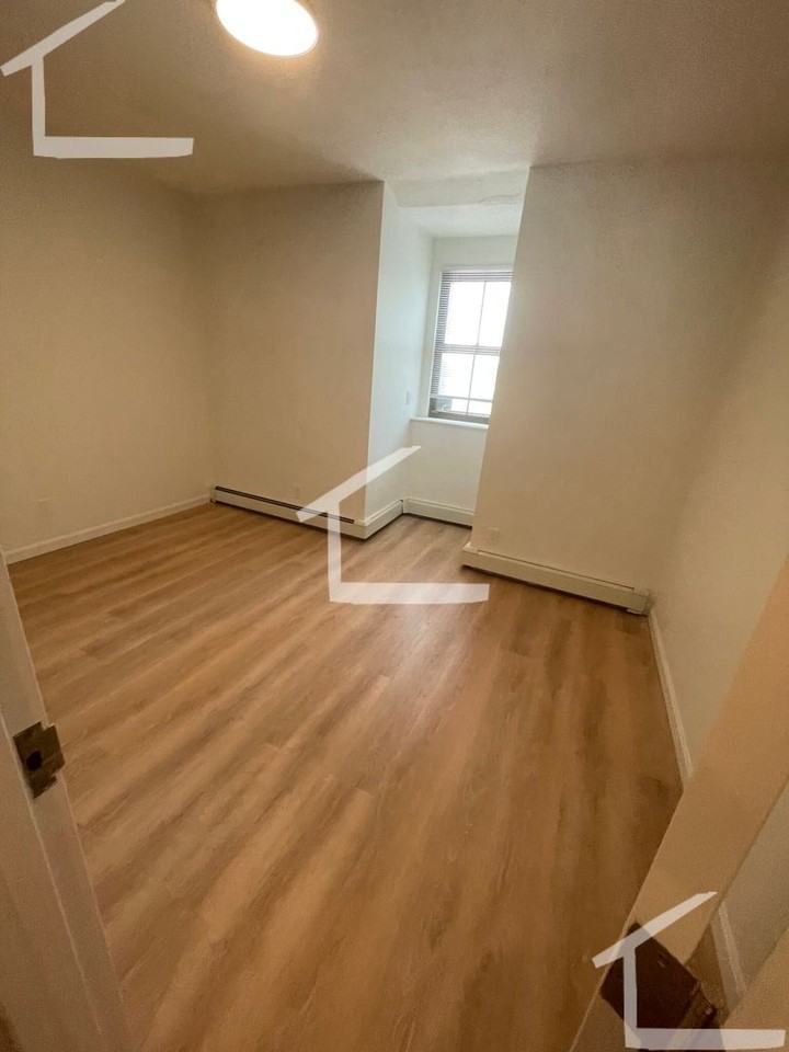 518 Massachusetts Ave - Photo 4 of 10