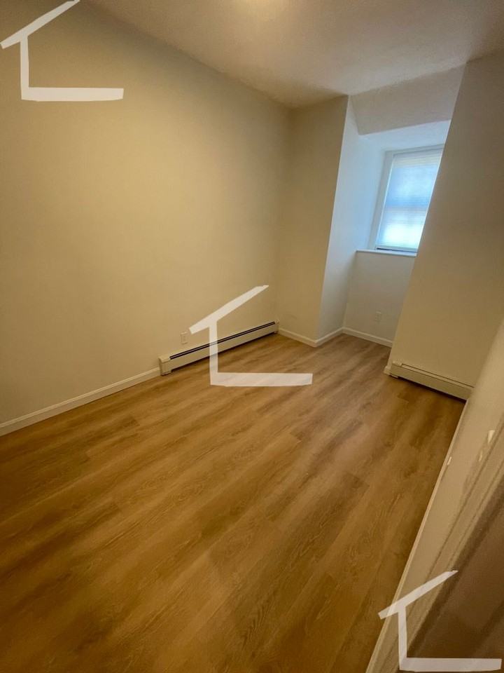 518 Massachusetts Ave - Photo 7 of 10