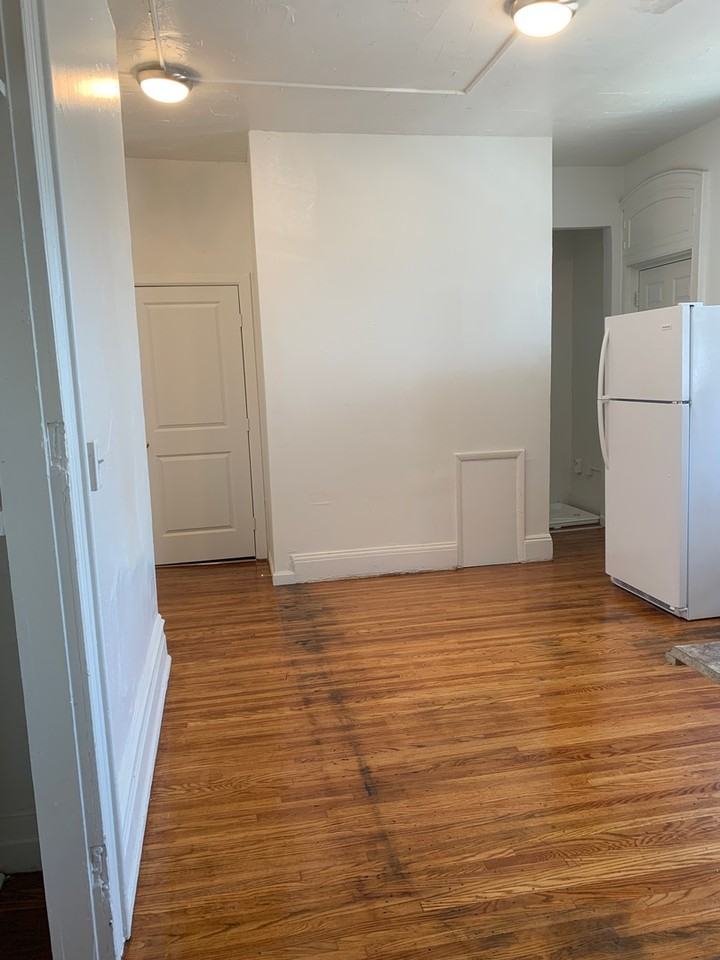 233 E Philadelphia St #2 - Photo 7 of 17
