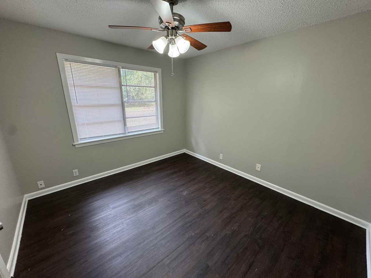1814 Cambridge St - Photo 5 of 11