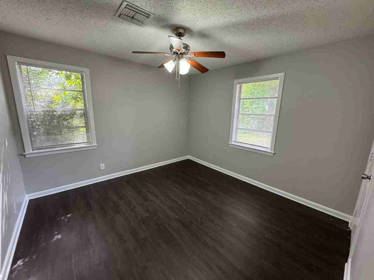 1814 Cambridge St - Photo 6 of 11