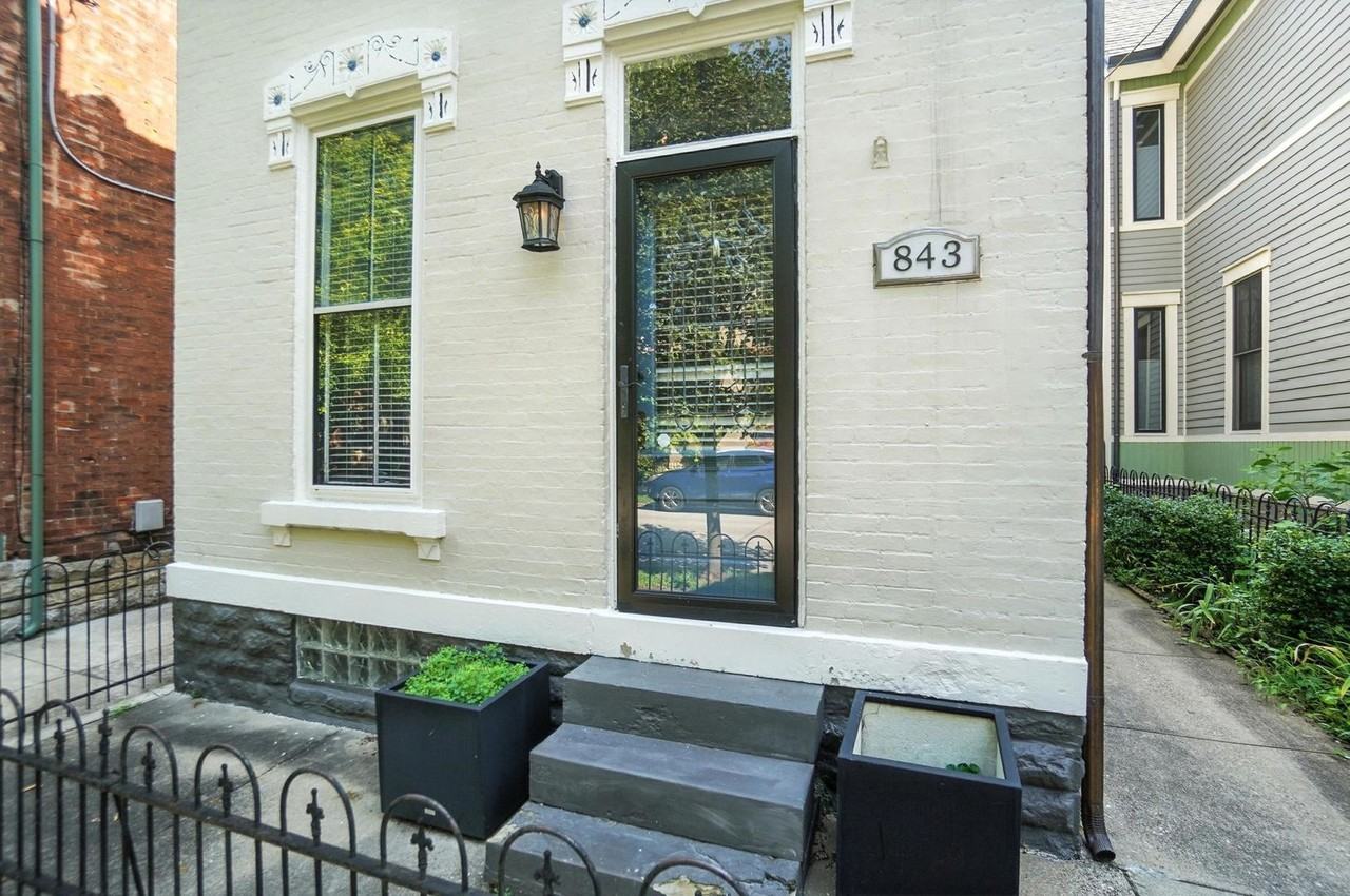 843 Overton St - Photo 4 of 40