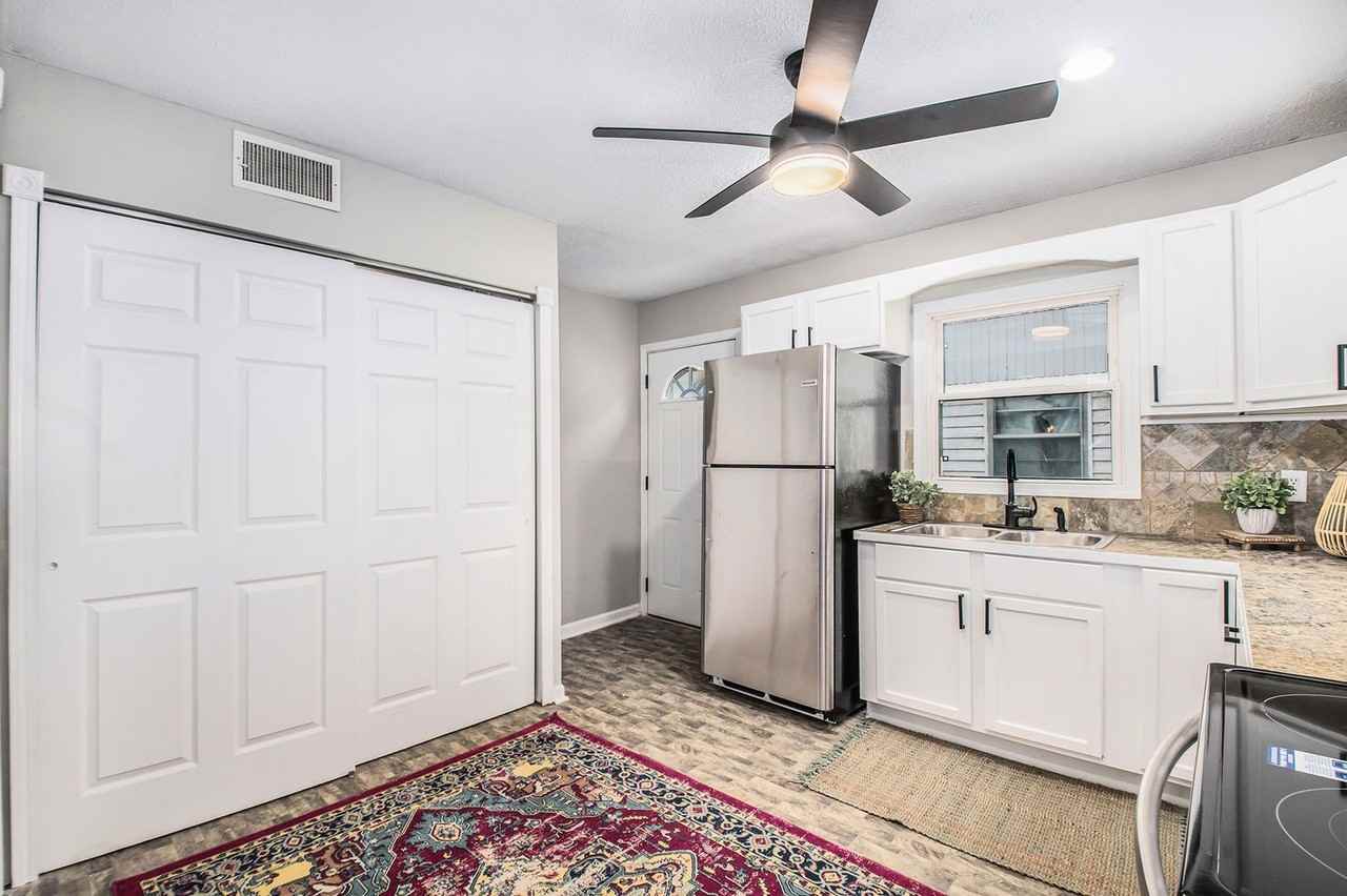 2721 6th Ave - Photo 4 of 22