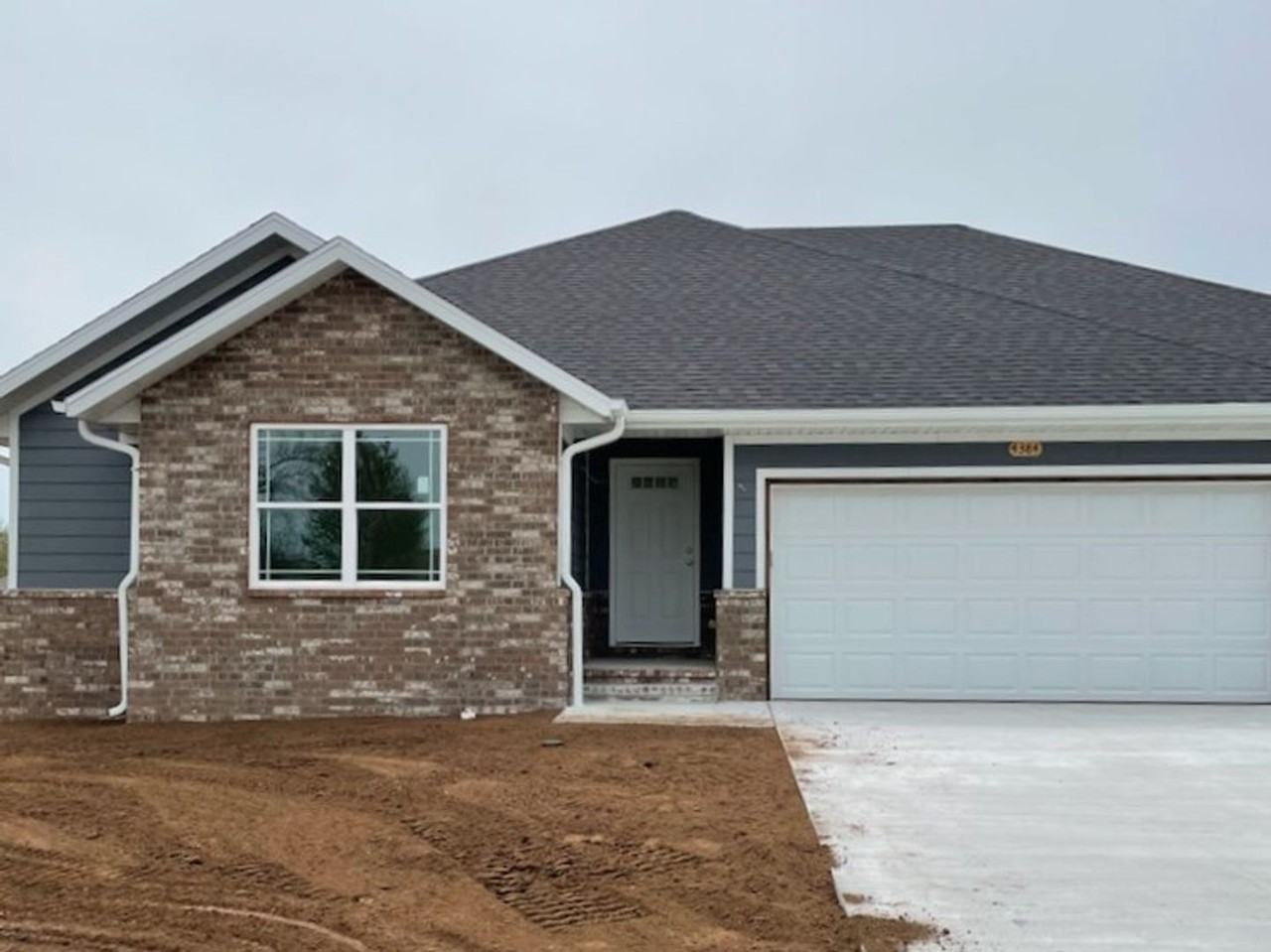 4384 W Riley St - Photo 2 of 18