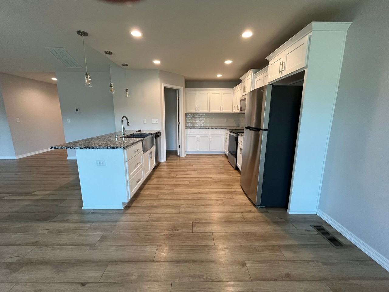 4384 W Riley St - Photo 5 of 18