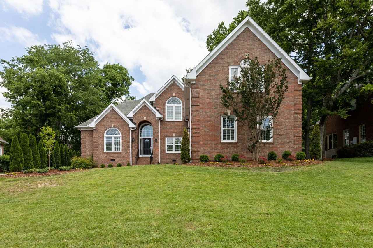 1712 Charity Dr - Photo 2 of 30