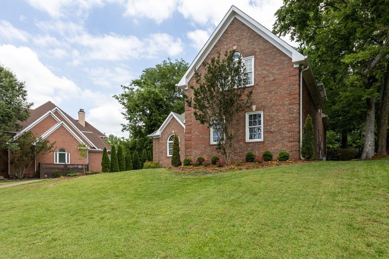 1712 Charity Dr - Photo 3 of 30