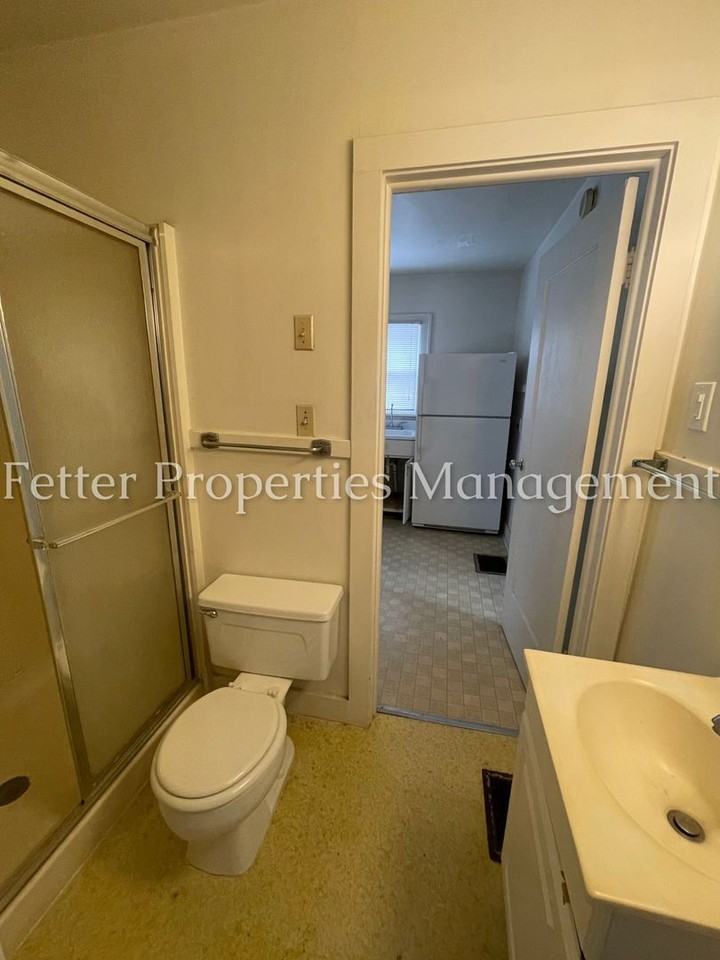 1621 Burdette Ave - Photo 7 of 9