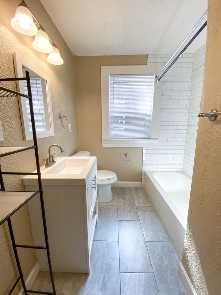 1563 Jackson Ave - Photo 3 of 14