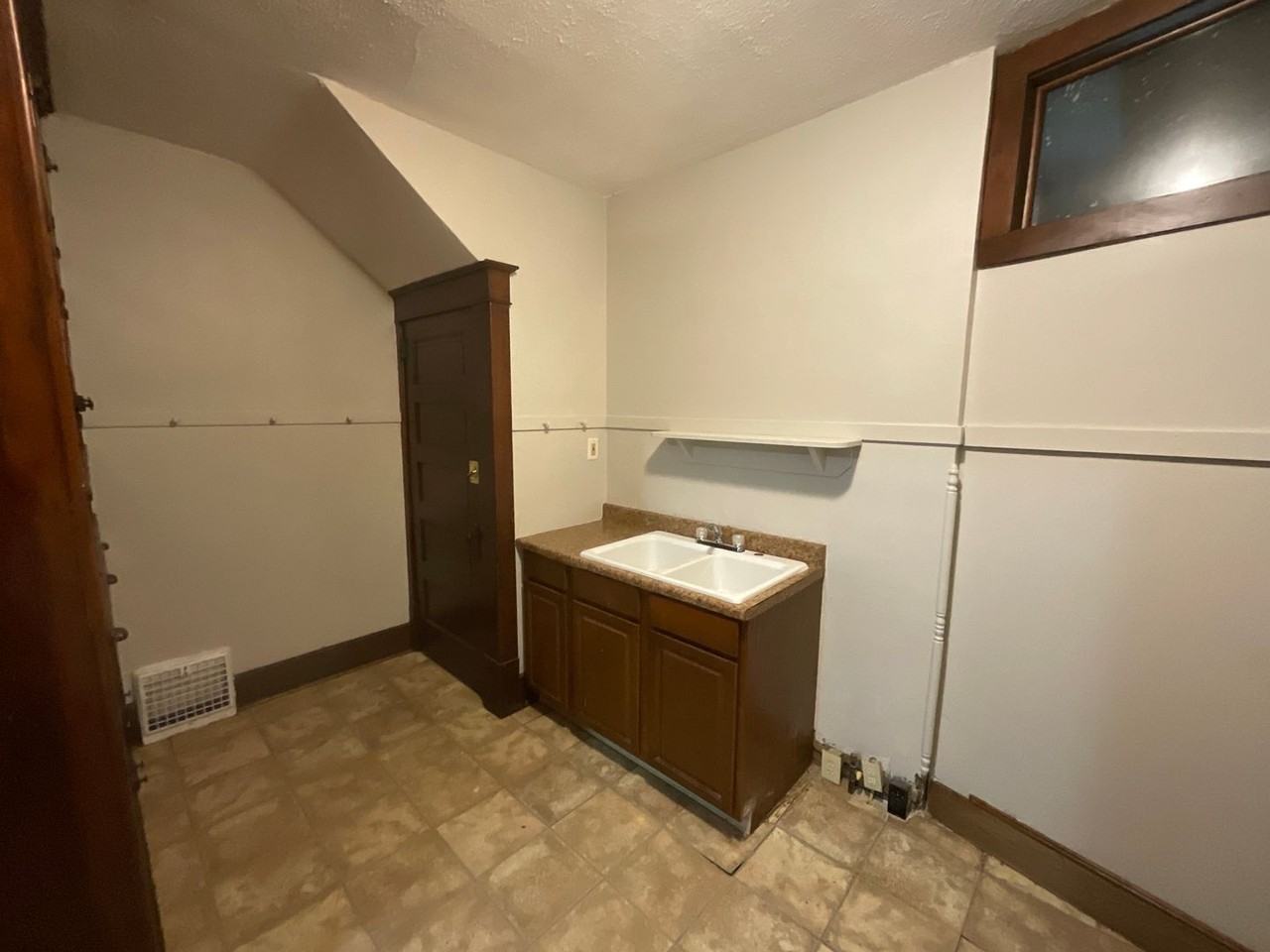 1212 18th St Nw - Photo 2 of 13