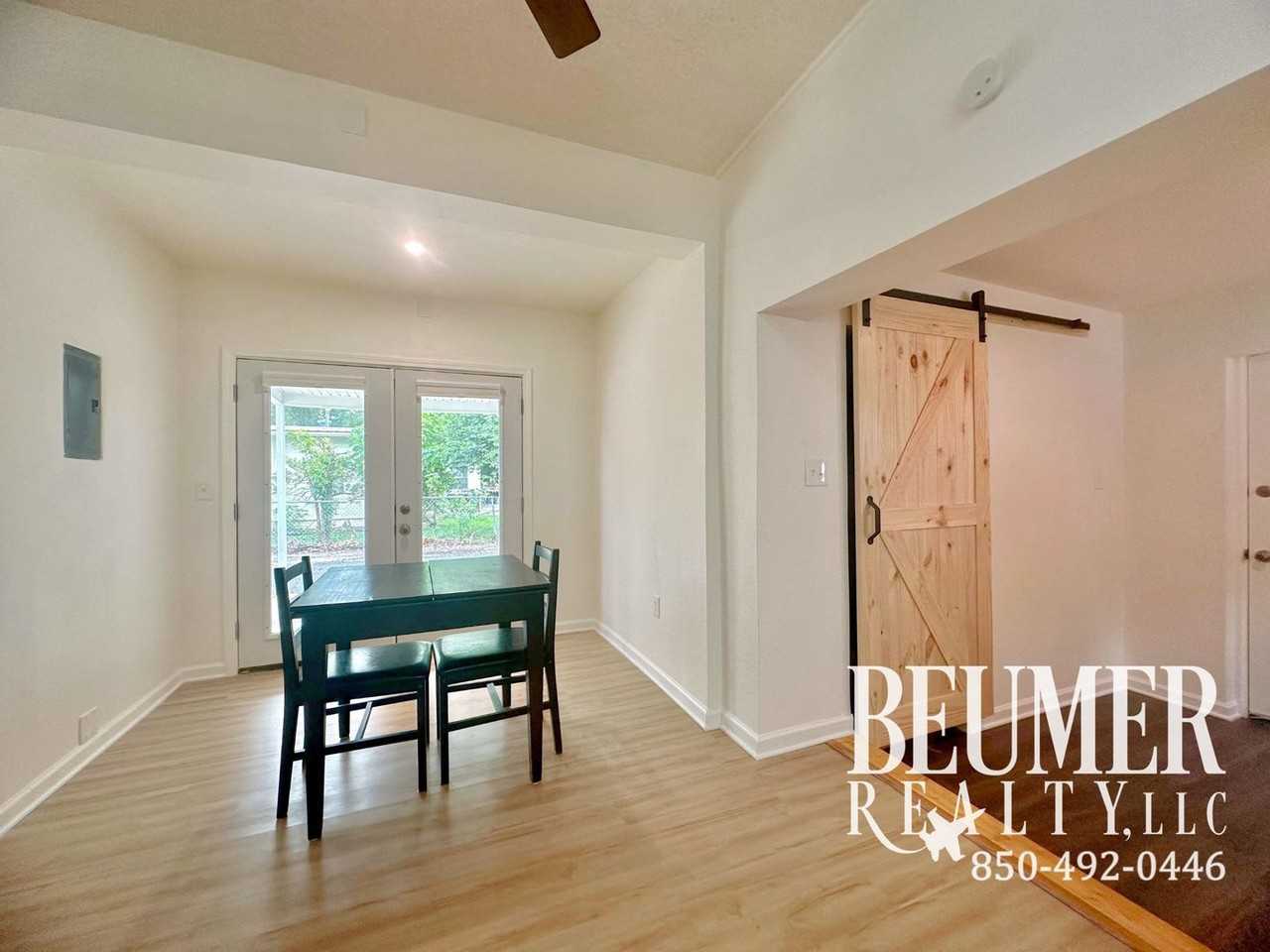 623 Edgewater Dr - Photo 4 of 28