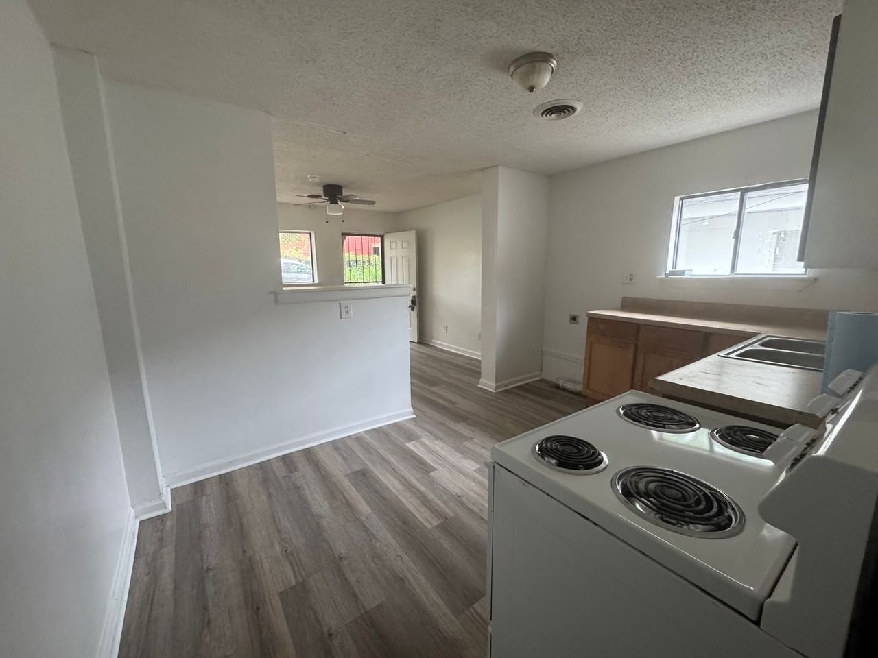 4360 Dorris St - Photo 3 of 7