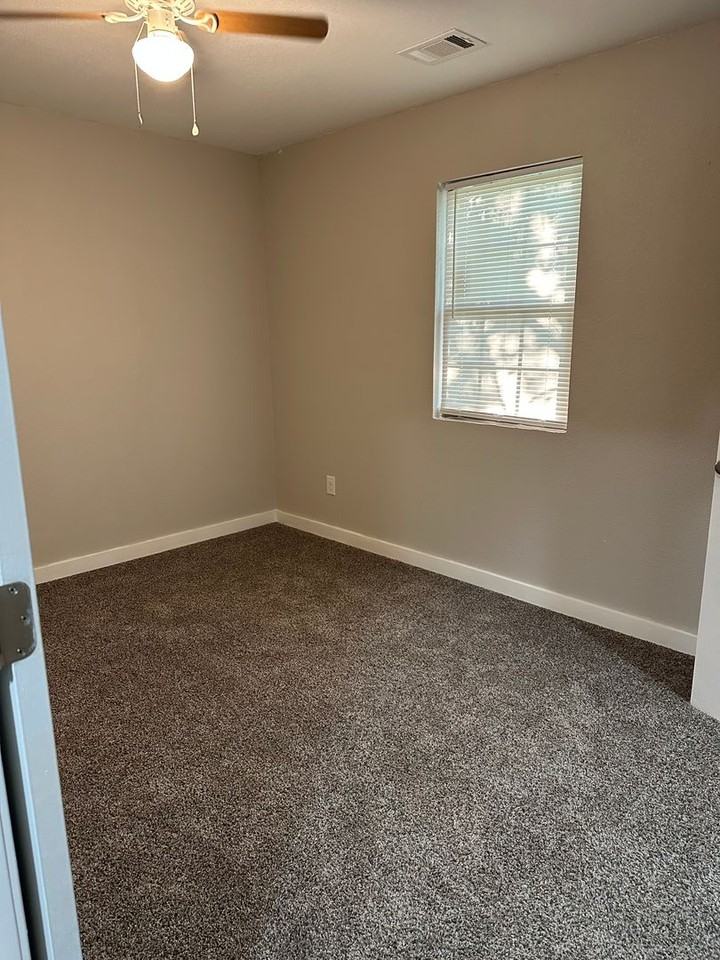 Hwy 63 N Bono Apartments - Photo 6 of 10