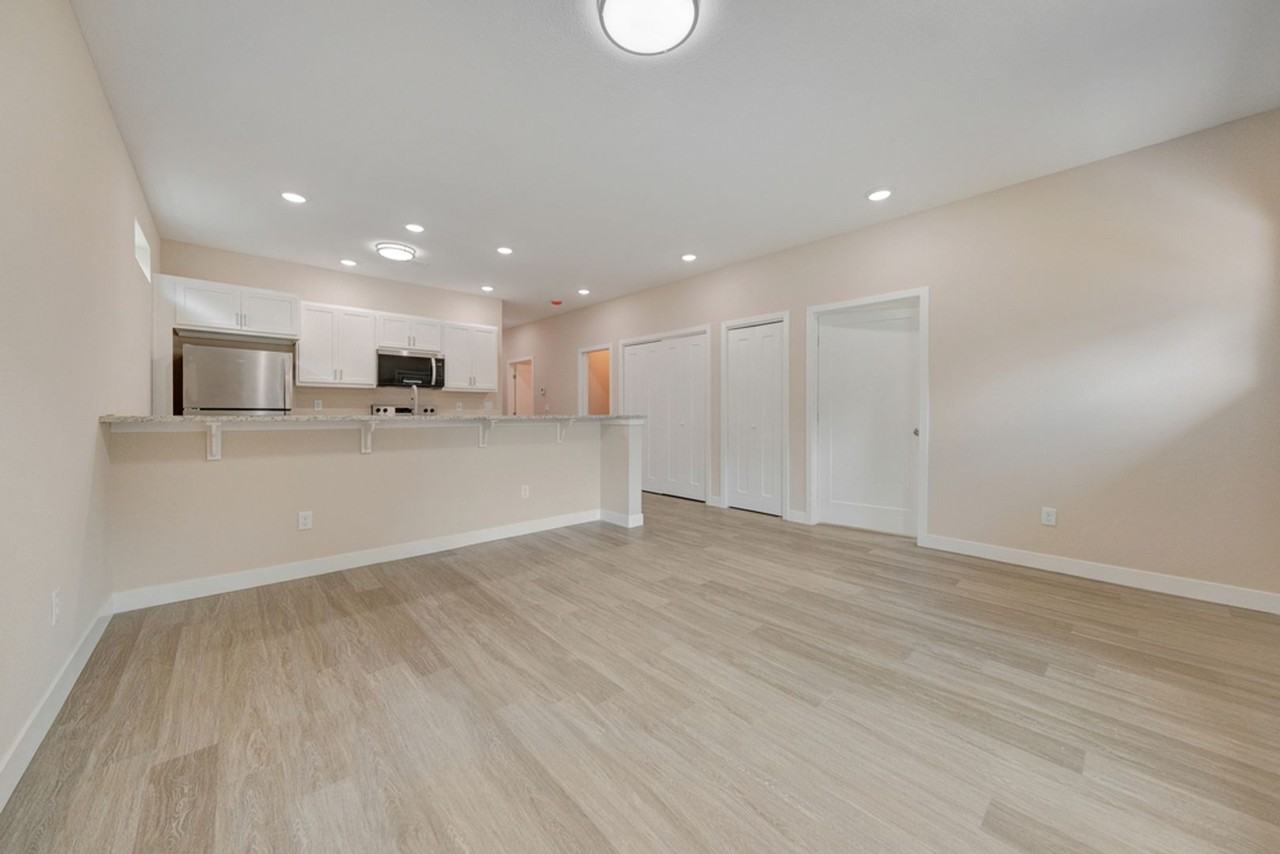 105 E Ensey St - Photo 7 of 24