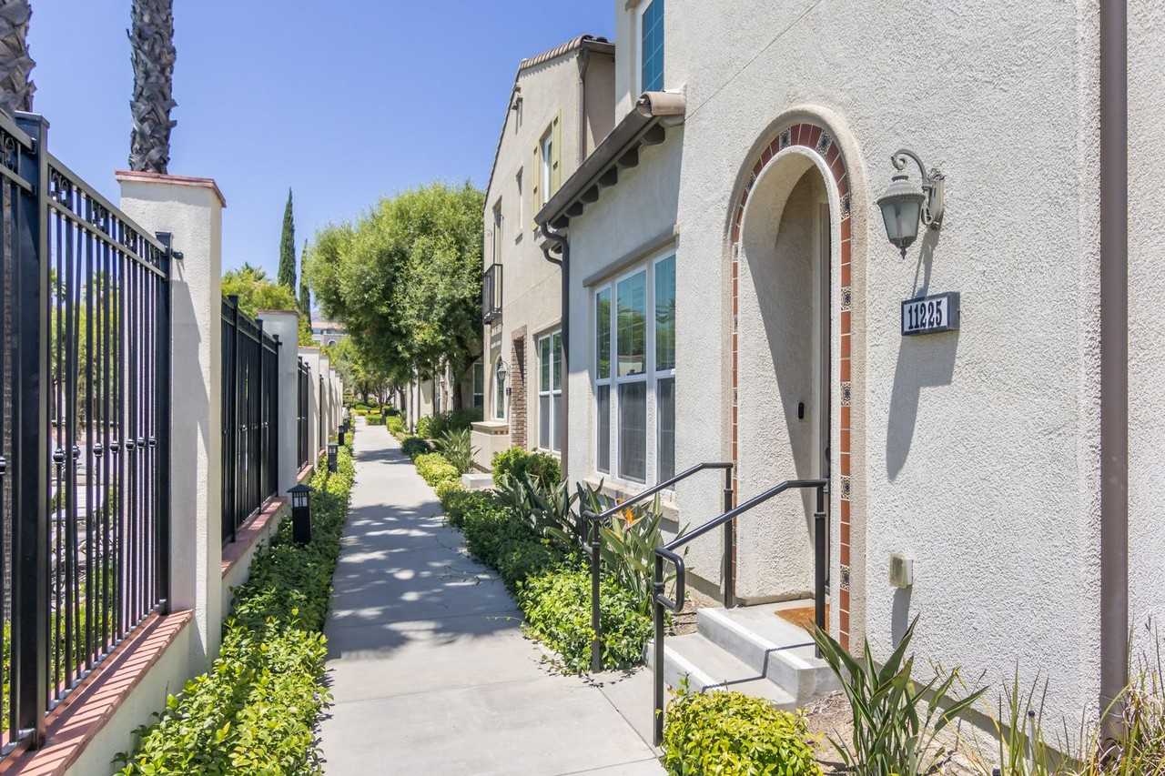 11225 Paseo Del Cielo - Photo 3 of 25