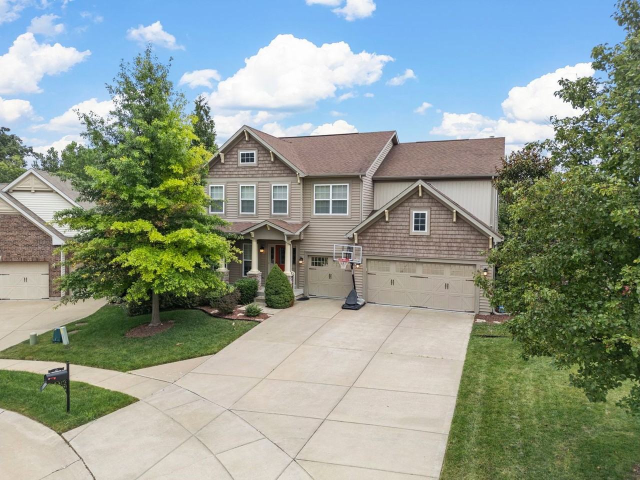 615 Derby Way Dr - Photo 2 of 50
