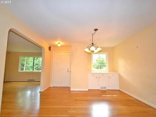 16038 Reese Rd - Photo 3 of 18