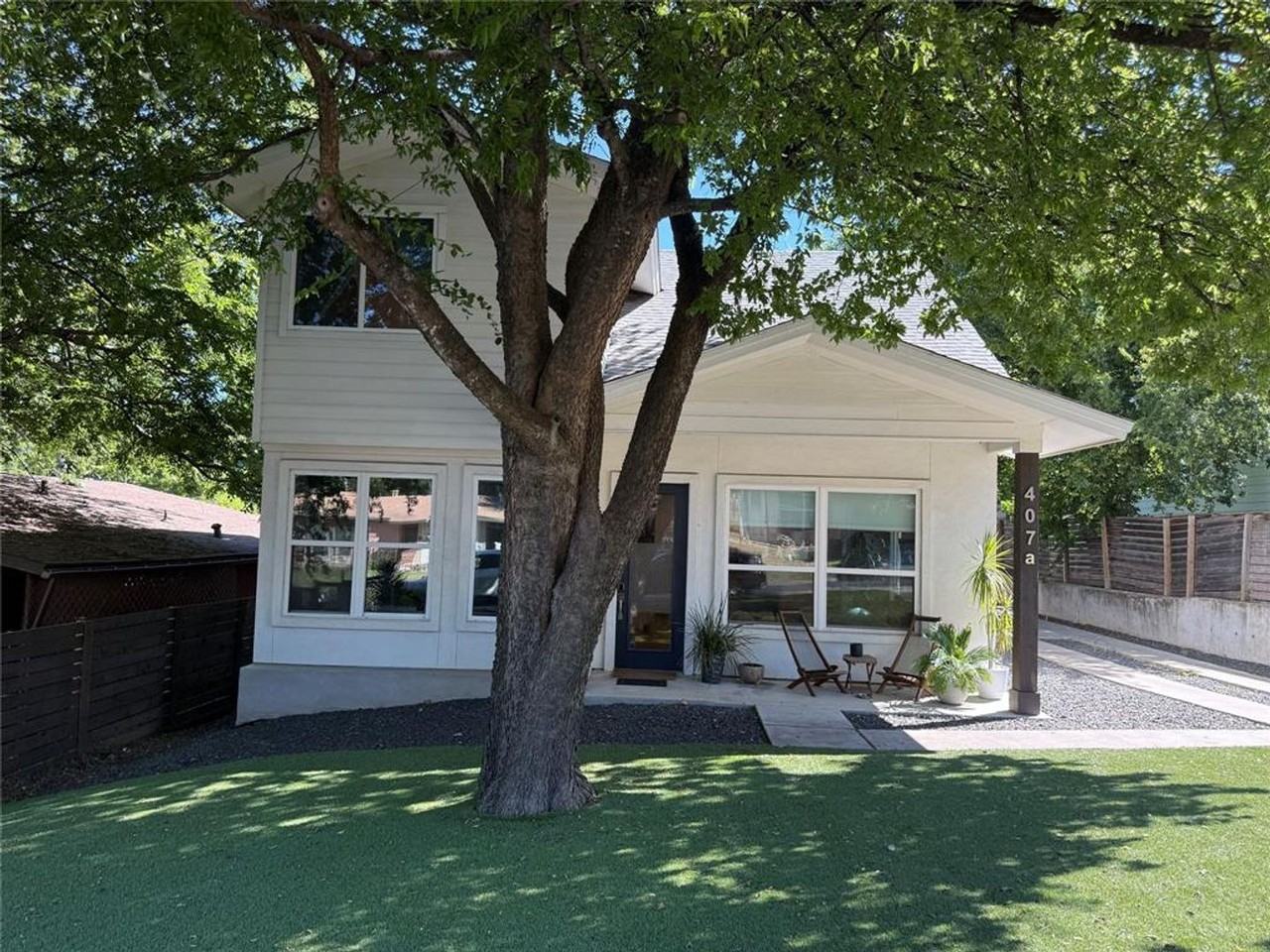 407 Post Road Dr - Photo 2 of 35