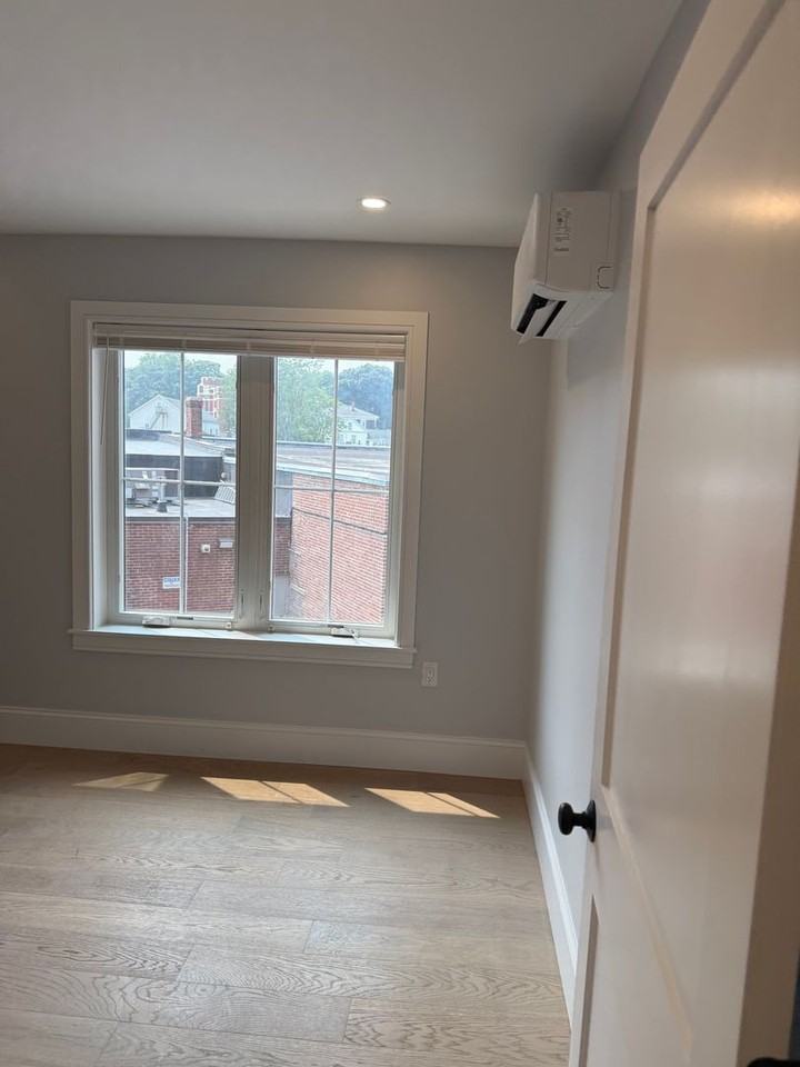 400 Market St - Photo 3 of 13