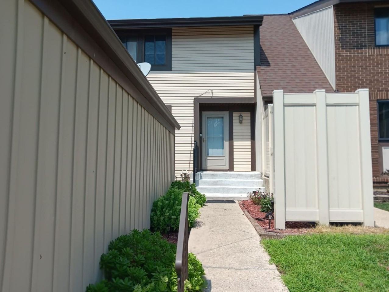 6106 Persimmon Tree Ct - Photo 2 of 13