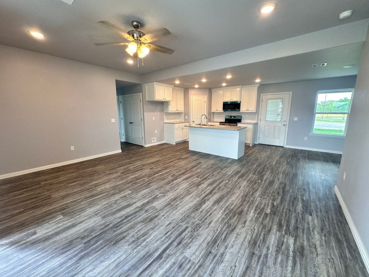 514 Sweet Pea Ln - Photo 5 of 18