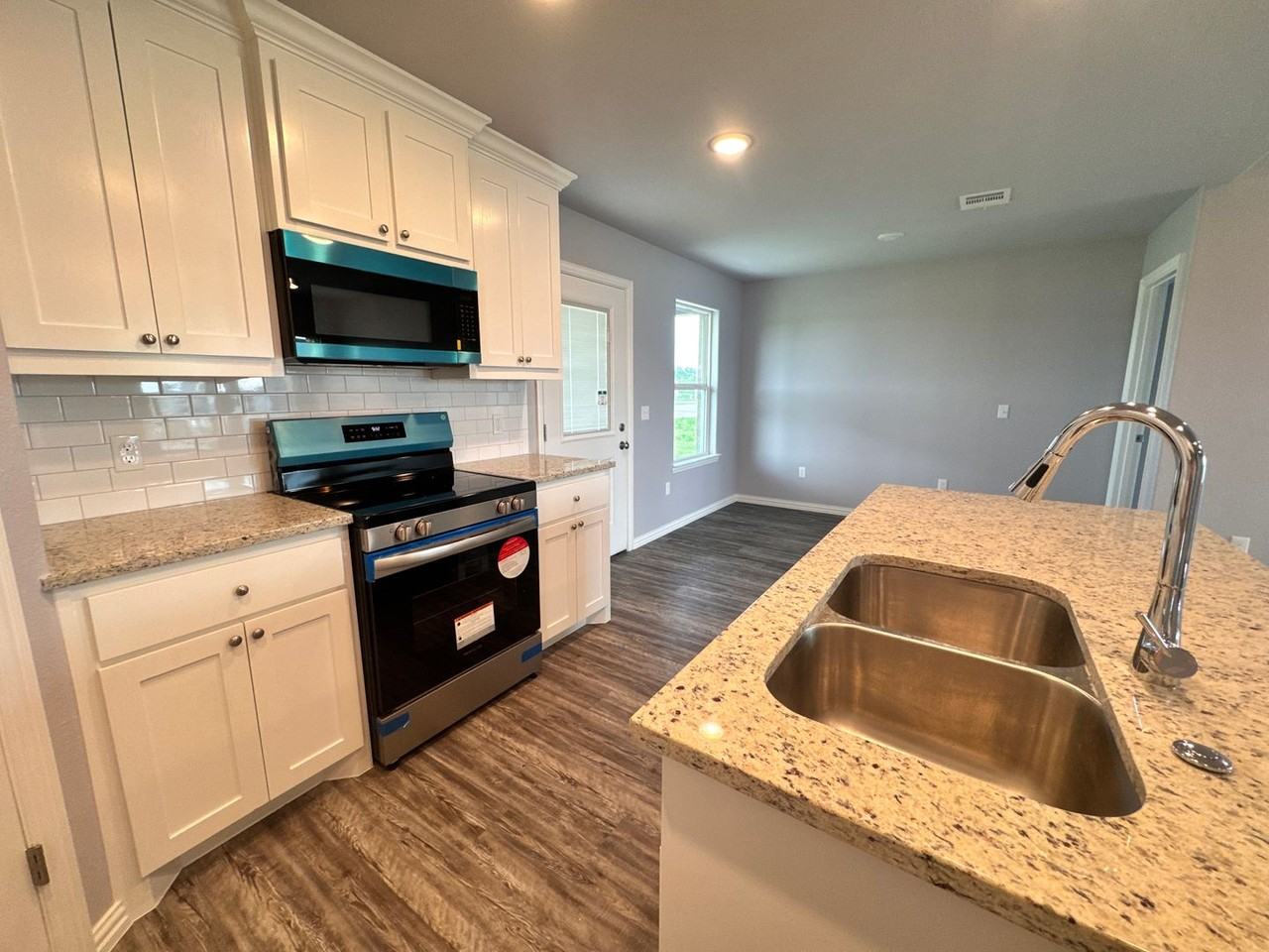 514 Sweet Pea Ln - Photo 6 of 18