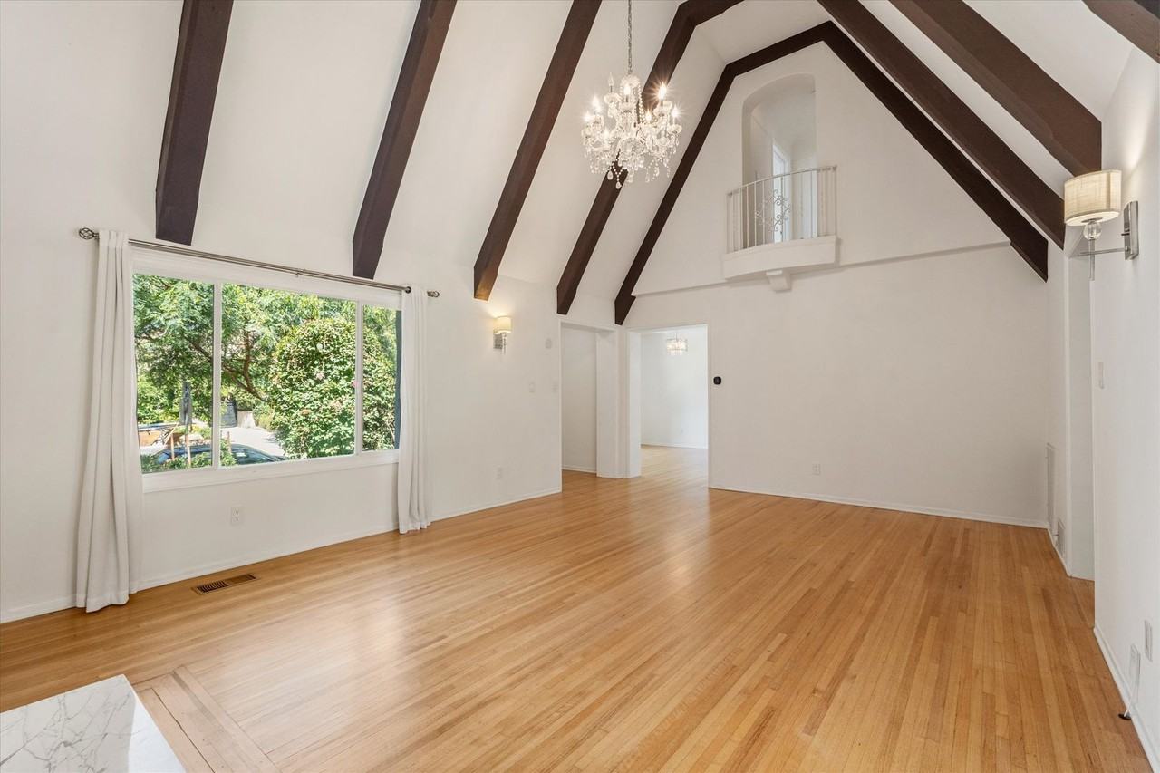 156 N Gardner St - Photo 3 of 37