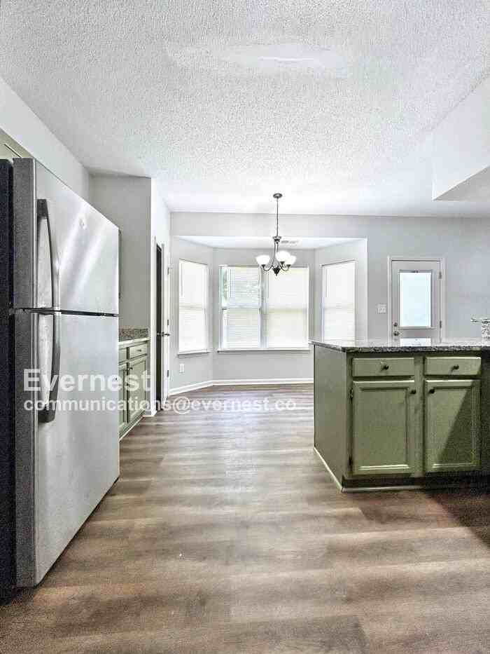 9601 Marshbrooke Rd - Photo 3 of 20