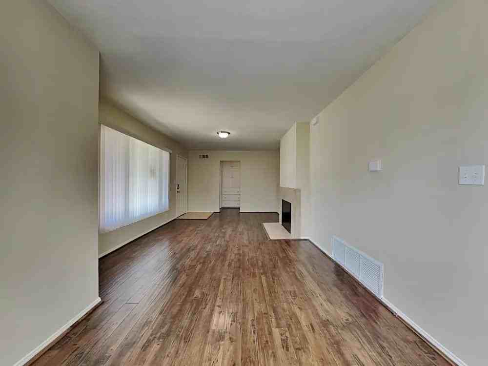403 Benrud St #NA - Photo 3 of 10