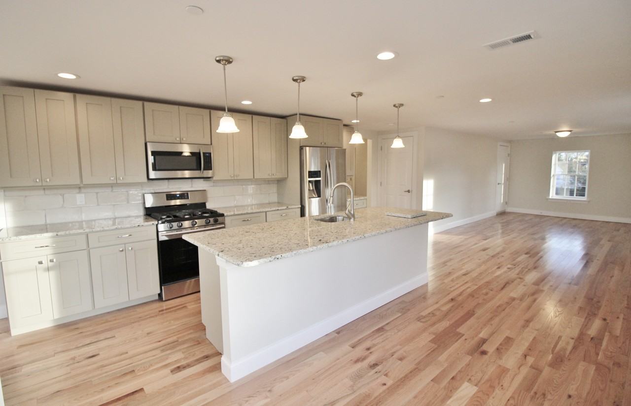 32 Pine St #4 - Photo 2 of 18