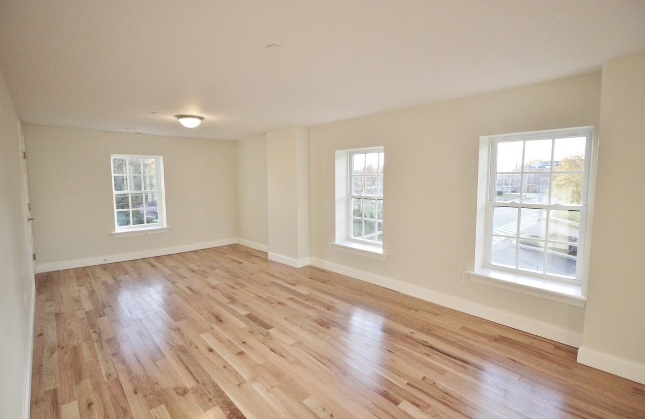 32 Pine St #4 - Photo 5 of 18