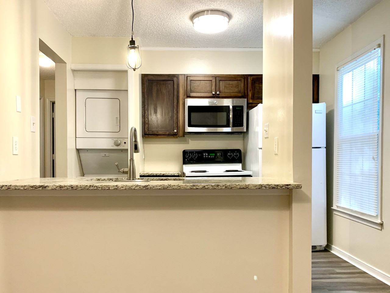 1700 Choate Pl #C - Photo 3 of 9
