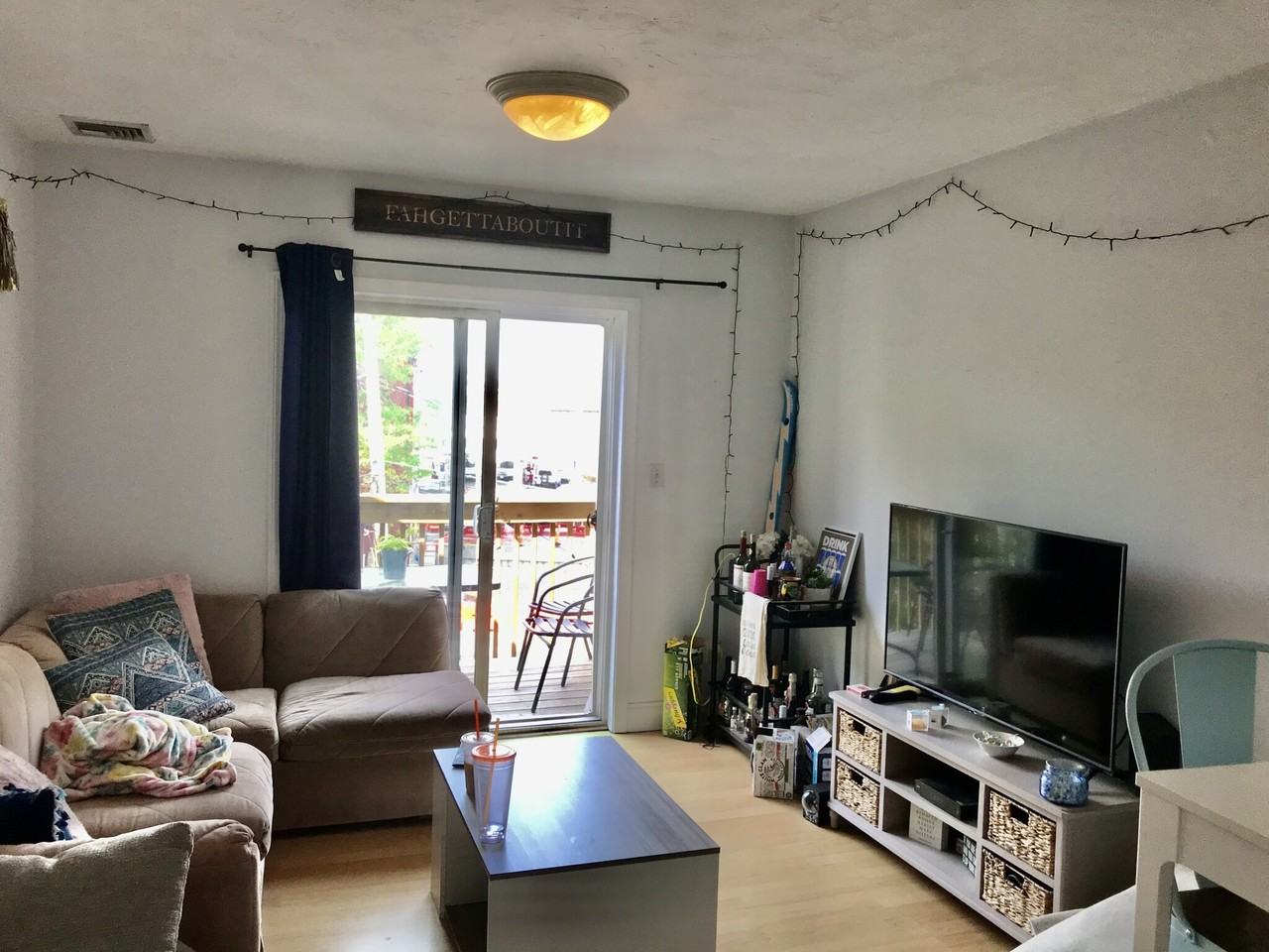 111 W 8th St #Q - Photo 4 of 11