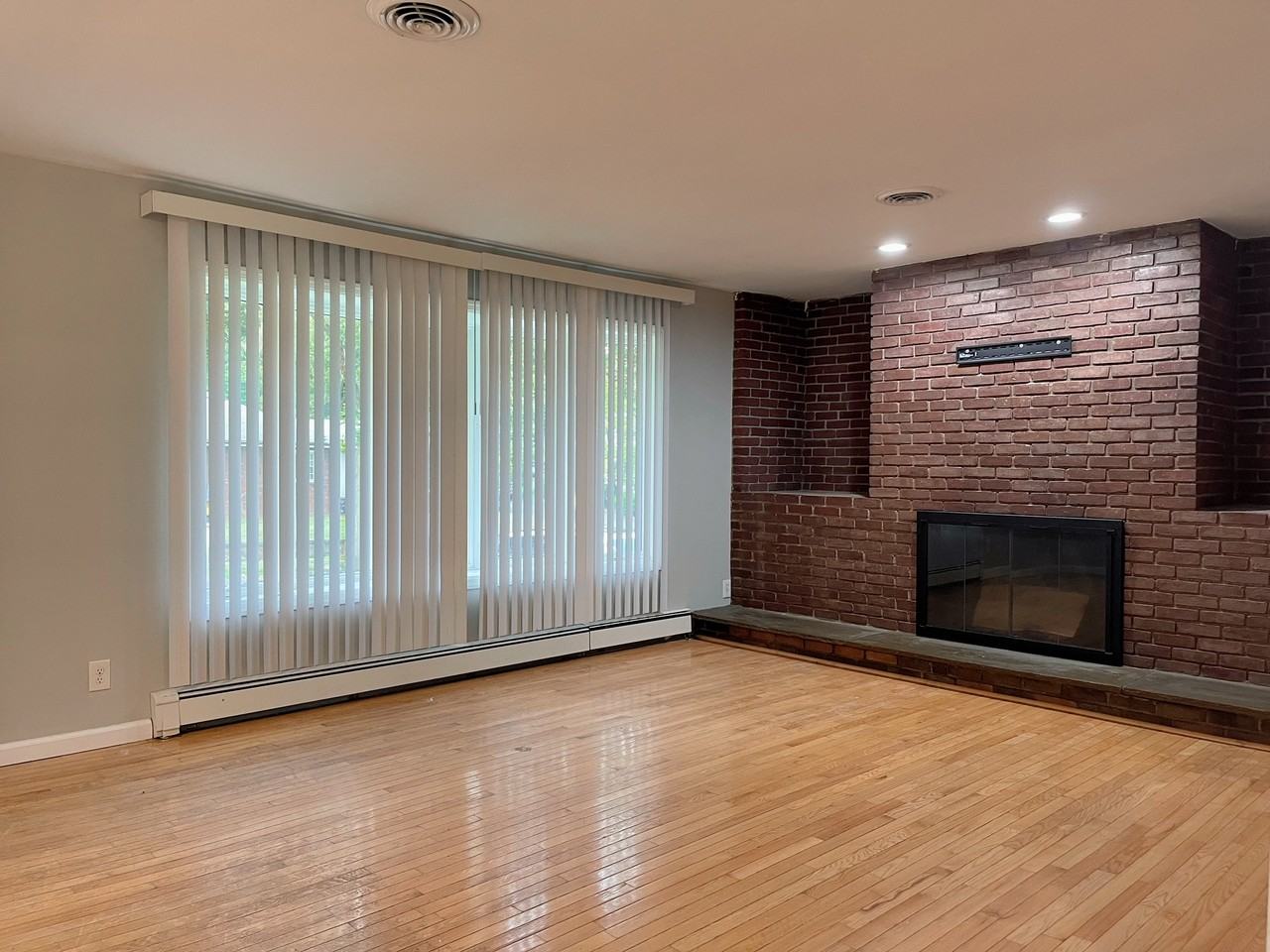 129 Hall St #NA - Photo 2 of 18