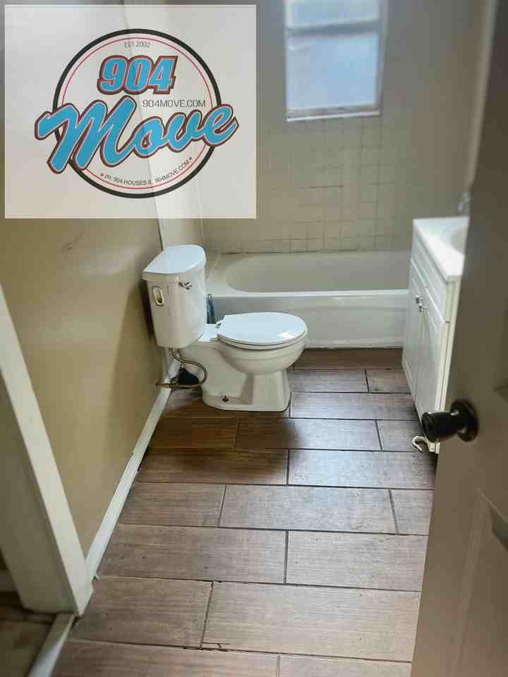 1326 McConihe St - Photo 2 of 9