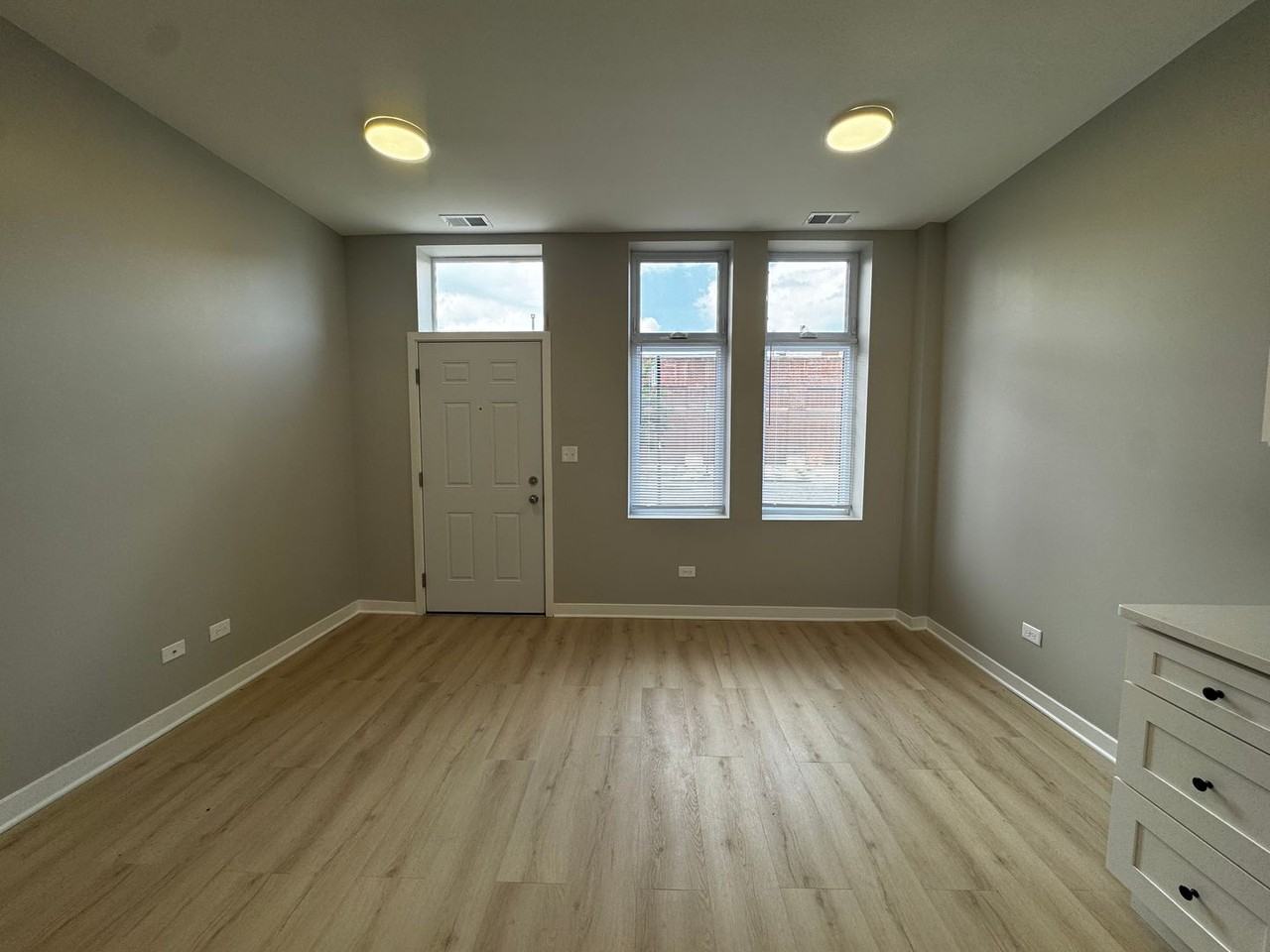 4009 W School St #2 - Photo 2 of 14