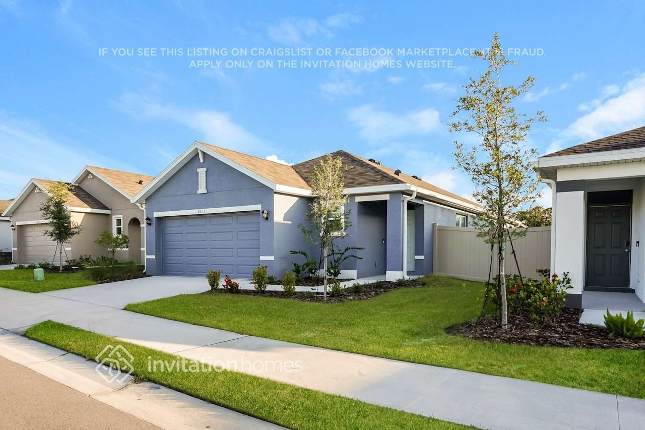 8033 Majestic Palms Ct - Photo 3 of 21