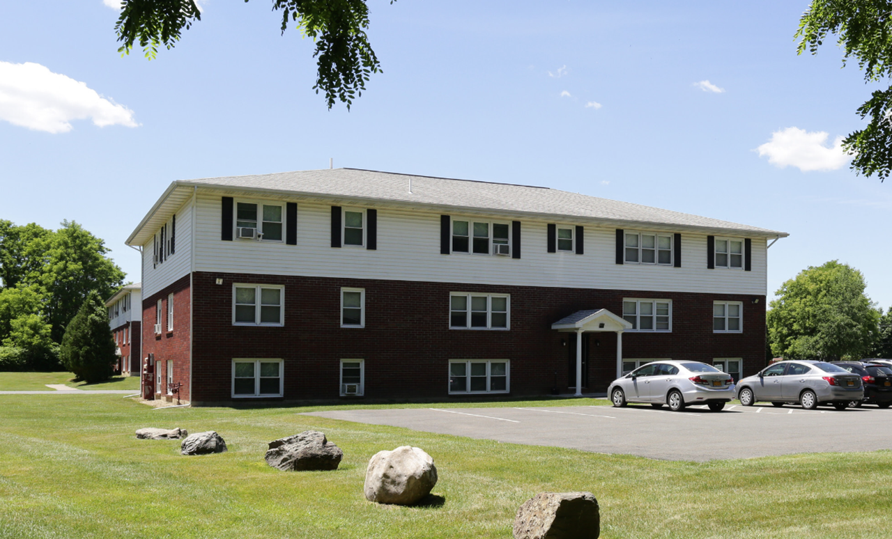 Country Gardens Apartments - Photo 6 of 19