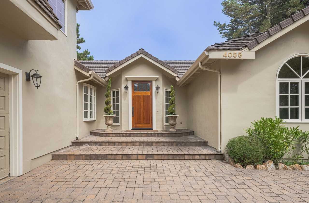 4055 Sunset Ln - Photo 3 of 20