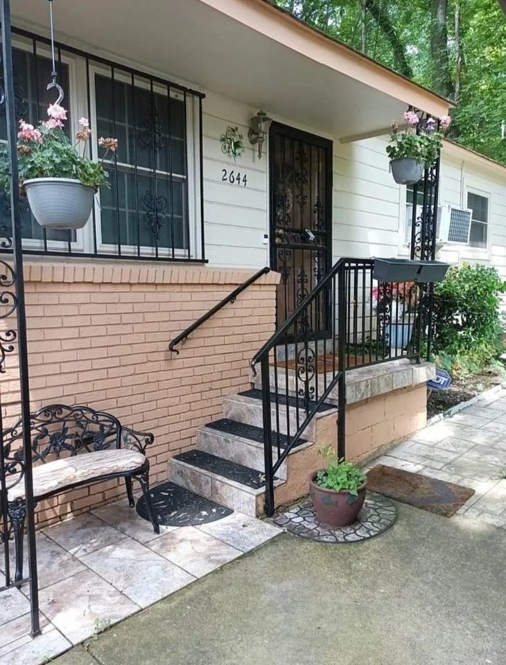 2644 Mirror Ave - Photo 2 of 16