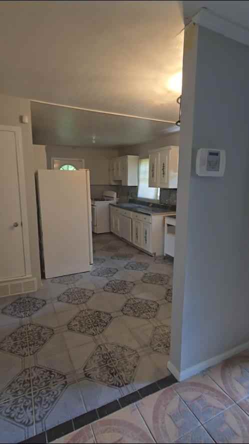 2644 Mirror Ave - Photo 7 of 16