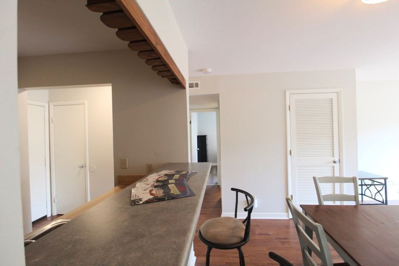 1360 Hunters Rd Apt J - Photo 7 of 21