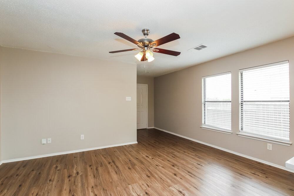 1012 Aransas Cv - Photo 3 of 16