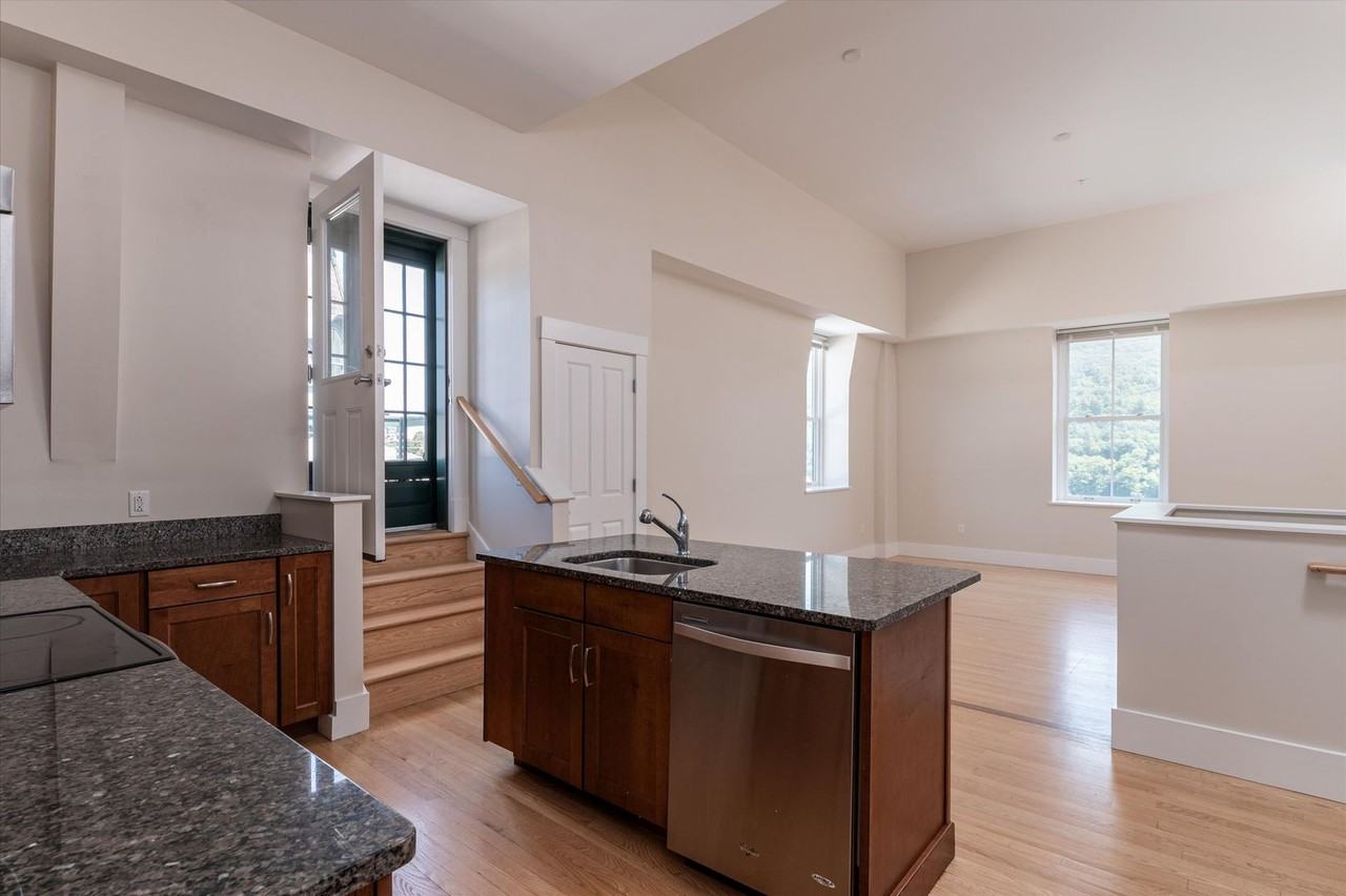 132 Main St - Photo 2 of 30