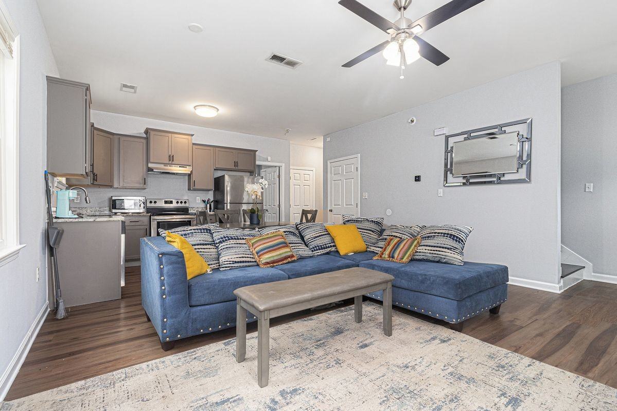 1141 Moton Ave Sw - Photo 2 of 13