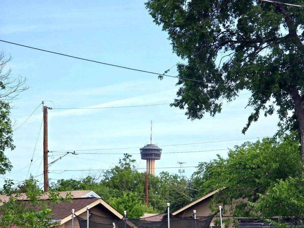 911 Florida St - Photo 3 of 18